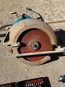 Makita skill saw and socket torque set