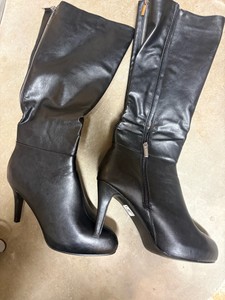 7 pairs of size 10 womens shoes