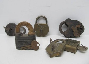 Lot of 6 Antique Locks wKeys