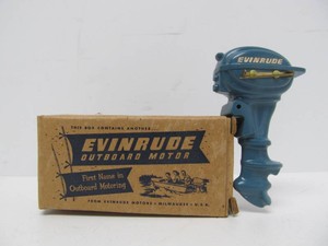 New in Box EVINRUDE Toy Outboard Motor Pin&nbsp