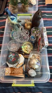 Bird Figurines, Decorative Glassware & Small Collectibles