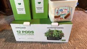 12-Pod Indoor Planting Kit & Growing Supplies
