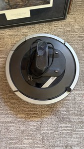 iRobot Roomba Robot Vacuum with Charging Base