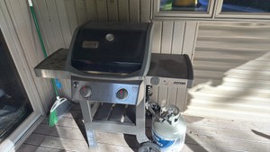 Weber Gas Grill with Side Shelves & Propane Tank
