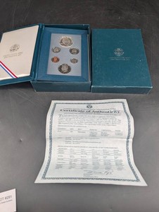 1990 United States Mint Prestige Set With Silver Dollar