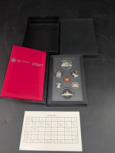 1987 Canadian Coin Set With Case