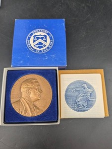 Franklin D. Roosevelt Commemorative Medal With Box & Booklet