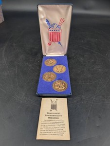 Vintage 1976 U.S. Bicentennial Medallion Set (Lot of 4)