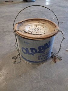 Vintage Old Pal 8-Qt Non-Floating Minnow Bucket