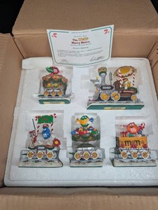 Danbury Mint M&ms Merry Metro Christmas Train Set (Lot of 5)