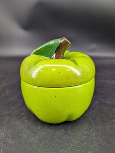 Apple-Shaped Candle