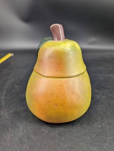 Apple-Shaped Handmade Ceramic Candle With Leaf Lid