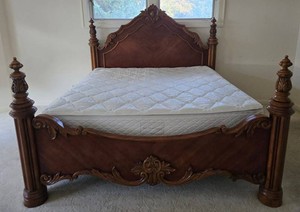Pulaski Edwardian Collection King Bed Cherry Finish Sleep Number 5000