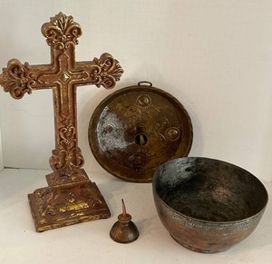 Religious & Decorative Metal Pieces Mixed Lot - 14in Cross
