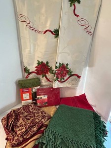 Mixed Lot Holiday Table Linens, Tablecloths & Decorative Throws