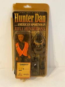 Vintage Hunter Dan Rifle Hunter Ann Figure Set