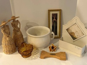 Estate Decor Mixed Lot - Wicker Figures, Amber Glass & Framed Print