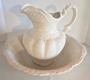 White Ceramic Bowl & Pitcher Set - Vintage Wash Basin