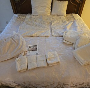 Waterford Baroness King Bedding Ensemble (Lot of 13)