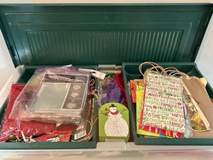 Rubbermaid Christmas Gift Bags & Wrapping Supplies Mixed Lot