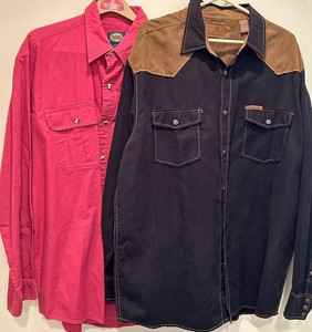 Cabelas Pink Hunting & Legendary Whitetails Western Shirts (Lot of 2)
