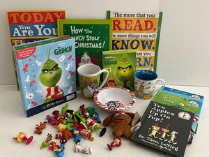 Dr. Seuss Grinch, Cat in the Hat Books, Figures & Collectibles Mixed Lot