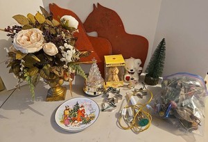 Mixed Christmas Decor - Floral Arrangement, 2 Horse Panels &amp Ornaments