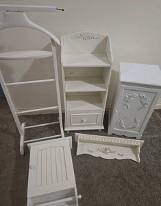 White Cottage-Style Furniture Mixed Lot - 5 Pieces