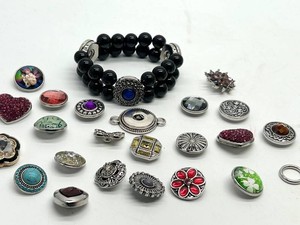 Snap Button Cabochon Jewelry Black Beaded Bracelet- Changable
