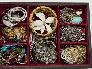 Mixed Costume Jewelry Assortment - Necklaces, Bracelets, Earrings & Brooches including Vintage