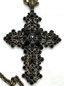 Vintage Sweet Romance Ornate Black Stone Cross Pendant Necklace