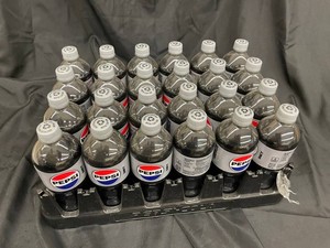 Pepsi Diet 20 Fl Oz Bottles & Crate (Lot of 24)
