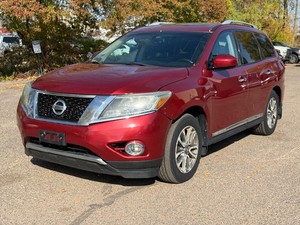 2013 NISSAN PATHFINDER SL 1 Owner  4X4  3rd Row Seating (NO RESERVE)