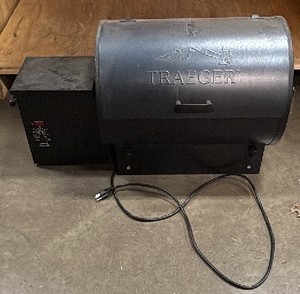 TRAEGER GRILL