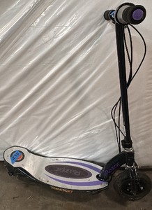 Electric razor scooter