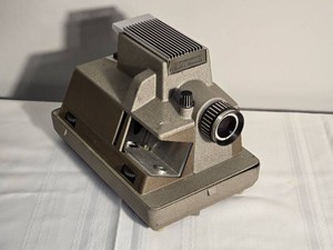 Vintage Bell & Howell TDC Robomatic Slide Projector