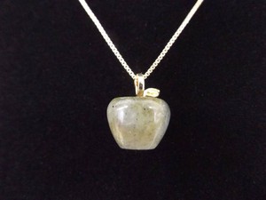 .925 Sterling Silver Vermeil Carved Labradorite Teachers Apple Pendant Necklace
