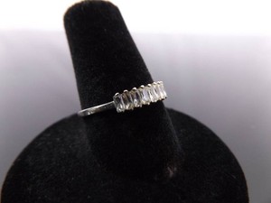 .925 Sterling Silver Zirconia Ring Size 7