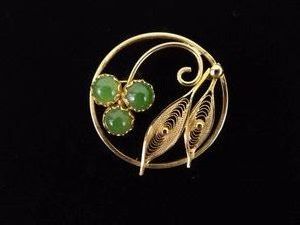 12k 120 Yellow Gold Fill Filigree Jade Leaf 1.375 Brooch