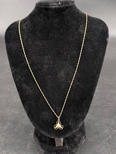 120 14k Stamped Floral Pendant Necklace - 1.60g