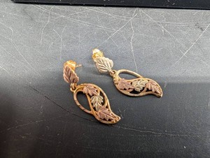10k Black Hills Gold Leaf Design Drop Earrings (Lot of 2)