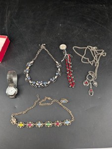 Assorted Jewelry Lot of 5 Necklaces & Wristwatch