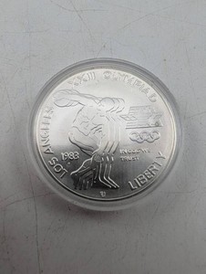Vintage 1983 Los Angeles Olympics 90% Silver Commemorative Dollar