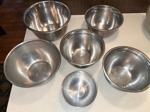 Metal Mixing Bowls - Assorted Sizes (Lot of 7)