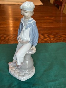 Porcelain Figurine - Vintage Lladro Seated Boy