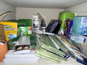 Household Cleaning Supplies - Swiffer, Folex & Filter Bags Mixed Lot - quantities unverified