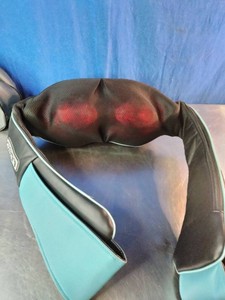 Shiatsu neck and shoulder massager with heat