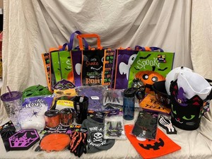 Halloween Decor, Costumes & Party Supplies Mixed Lot