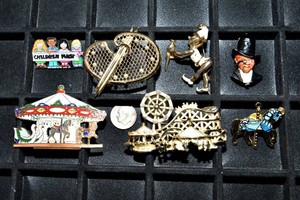 Vintage Novelty Brooches & Decorative Costume Jewelry Pins