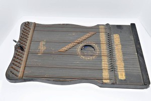 Antique Harp Manufacturing Co. The Symphony No. 5 Guitar Zither